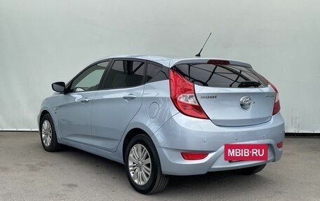 Hyundai Solaris II рестайлинг, 2011 год, 840 000 рублей, 5 фотография