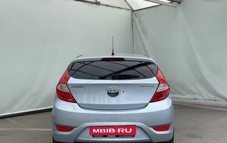 Hyundai Solaris II рестайлинг, 2011 год, 840 000 рублей, 6 фотография