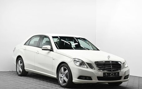 Mercedes-Benz E-Класс, 2010 год, 1 295 000 рублей, 2 фотография