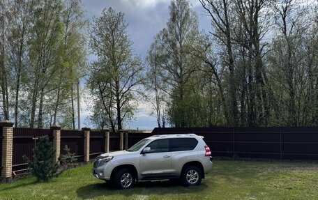 Toyota Land Cruiser Prado 150 рестайлинг 2, 2016 год, 3 900 000 рублей, 17 фотография