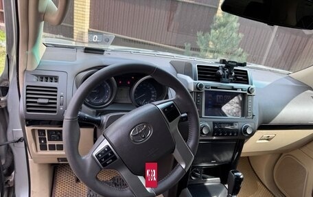 Toyota Land Cruiser Prado 150 рестайлинг 2, 2016 год, 3 900 000 рублей, 13 фотография