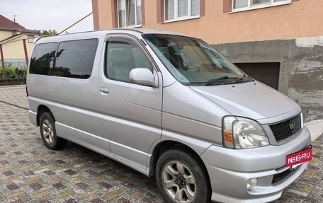 Toyota Regius, 2001 год, 1 400 000 рублей, 2 фотография