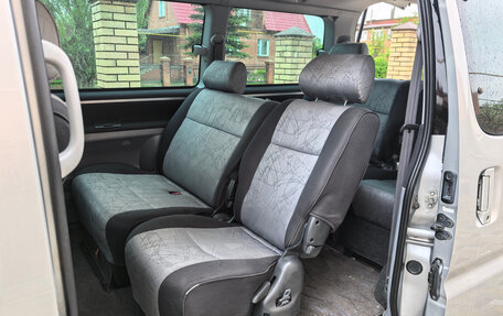 Toyota Regius, 2001 год, 1 400 000 рублей, 8 фотография