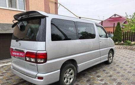 Toyota Regius, 2001 год, 1 400 000 рублей, 6 фотография