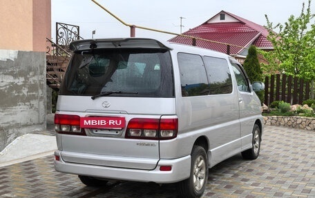 Toyota Regius, 2001 год, 1 400 000 рублей, 12 фотография