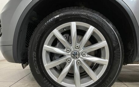 Volkswagen Touareg III, 2012 год, 1 690 000 рублей, 21 фотография