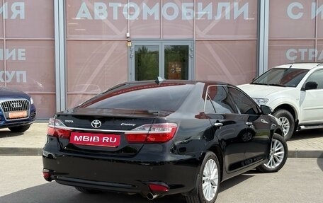 Toyota Camry, 2015 год, 1 899 000 рублей, 5 фотография