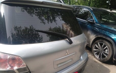 Mitsubishi Outlander III рестайлинг 3, 2006 год, 700 000 рублей, 6 фотография