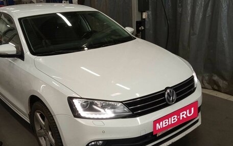 Volkswagen Jetta VI, 2016 год, 1 120 000 рублей, 2 фотография