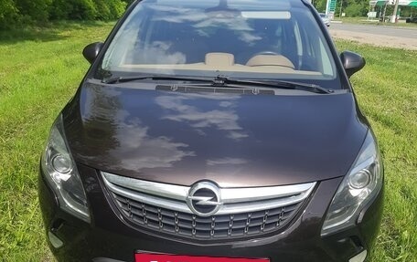 Opel Zafira C рестайлинг, 2015 год, 1 340 000 рублей, 3 фотография