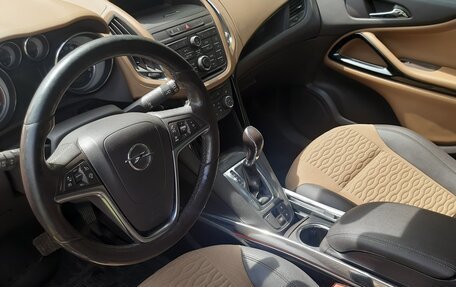 Opel Zafira C рестайлинг, 2015 год, 1 340 000 рублей, 16 фотография