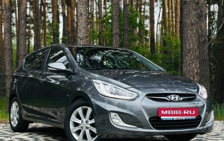 Hyundai Solaris II рестайлинг, 2013 год, 828 000 рублей, 5 фотография