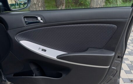 Hyundai Solaris II рестайлинг, 2013 год, 828 000 рублей, 33 фотография