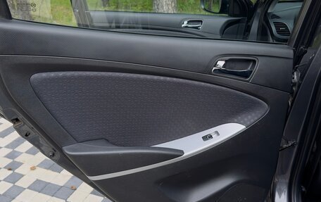 Hyundai Solaris II рестайлинг, 2013 год, 828 000 рублей, 30 фотография