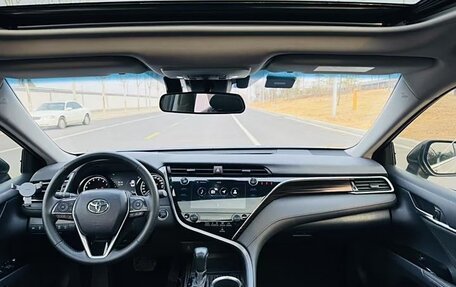 Toyota Camry, 2021 год, 1 825 000 рублей, 6 фотография