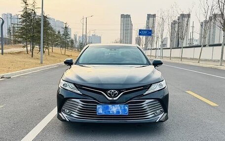 Toyota Camry, 2021 год, 1 825 000 рублей, 2 фотография