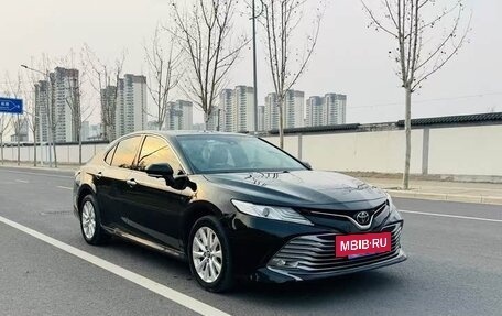 Toyota Camry, 2021 год, 1 825 000 рублей, 3 фотография