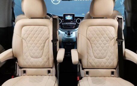 Mercedes-Benz V-Класс, 2018 год, 3 250 000 рублей, 7 фотография