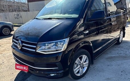 Volkswagen Multivan T6 рестайлинг, 2019 год, 5 600 000 рублей, 2 фотография