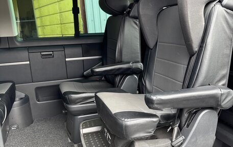 Volkswagen Multivan T6 рестайлинг, 2019 год, 5 600 000 рублей, 12 фотография