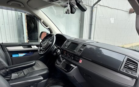 Volkswagen Multivan T6 рестайлинг, 2019 год, 5 600 000 рублей, 10 фотография
