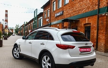 Infiniti QX70, 2015 год, 2 499 999 рублей, 8 фотография