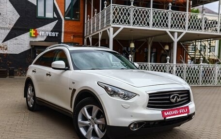 Infiniti QX70, 2015 год, 2 499 999 рублей, 6 фотография