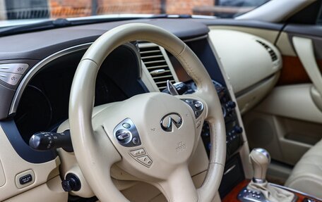 Infiniti QX70, 2015 год, 2 499 999 рублей, 13 фотография
