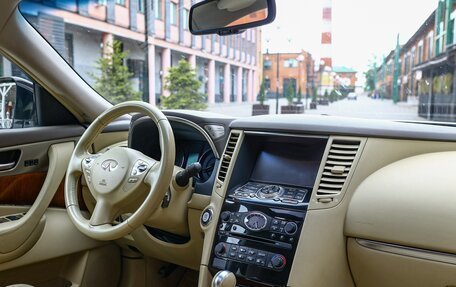 Infiniti QX70, 2015 год, 2 499 999 рублей, 16 фотография