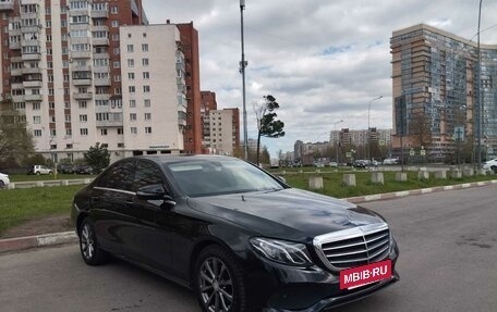 Mercedes-Benz E-Класс, 2016 год, 2 500 000 рублей, 3 фотография