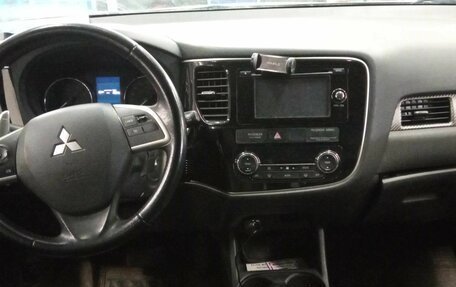 Mitsubishi Outlander III рестайлинг 3, 2013 год, 1 225 000 рублей, 5 фотография