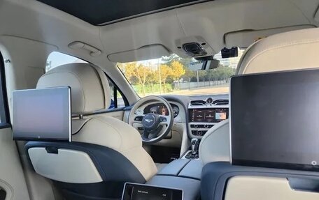 Bentley Bentayga I, 2024 год, 35 100 000 рублей, 12 фотография
