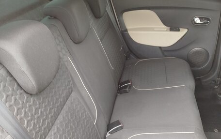 Renault Logan II, 2014 год, 820 000 рублей, 8 фотография