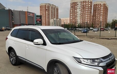 Mitsubishi Outlander III рестайлинг 3, 2019 год, 2 600 000 рублей, 1 фотография