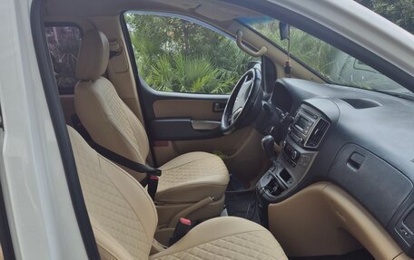 Hyundai H-1 II рестайлинг, 2016 год, 1 690 000 рублей, 15 фотография