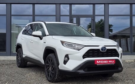 Toyota RAV4, 2021 год, 3 587 000 рублей, 2 фотография