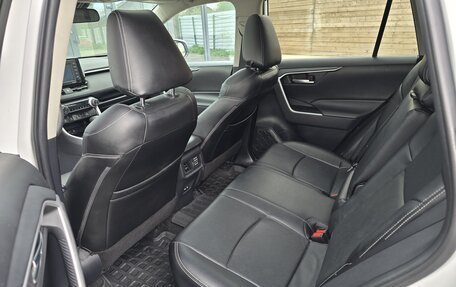 Toyota RAV4, 2021 год, 3 587 000 рублей, 8 фотография