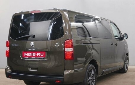Peugeot Traveller I, 2019 год, 2 620 000 рублей, 5 фотография