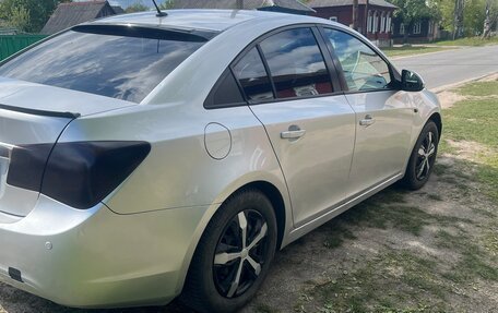 Chevrolet Cruze II, 2010 год, 550 000 рублей, 3 фотография
