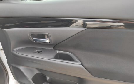 Mitsubishi Outlander III рестайлинг 3, 2019 год, 2 600 000 рублей, 24 фотография
