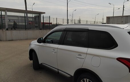 Mitsubishi Outlander III рестайлинг 3, 2019 год, 2 600 000 рублей, 21 фотография