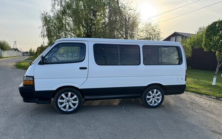 Toyota HiAce H100, 1996 год, 300 000 рублей, 3 фотография