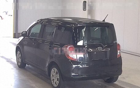 Toyota Ractis I, 2009 год, 815 000 рублей, 3 фотография
