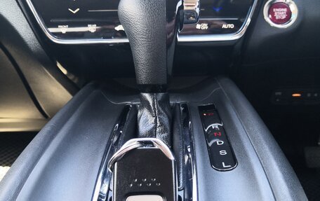 Honda Vezel, 2018 год, 1 700 000 рублей, 12 фотография