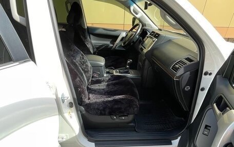 Toyota Land Cruiser Prado 150 рестайлинг 2, 2019 год, 5 555 000 рублей, 9 фотография