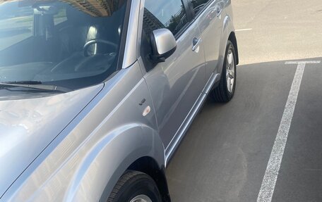 Mitsubishi Outlander III рестайлинг 3, 2008 год, 1 350 000 рублей, 4 фотография
