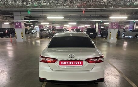 Toyota Camry, 2018 год, 2 690 000 рублей, 1 фотография