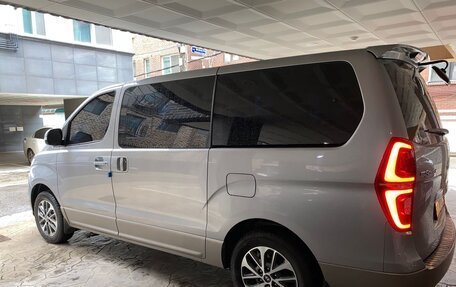 Hyundai Grand Starex Grand Starex I рестайлинг 2, 2020 год, 4 200 000 рублей, 20 фотография
