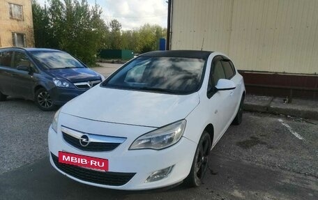 Opel Astra J, 2011 год, 730 000 рублей, 2 фотография