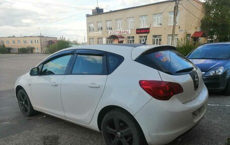 Opel Astra J, 2011 год, 730 000 рублей, 3 фотография